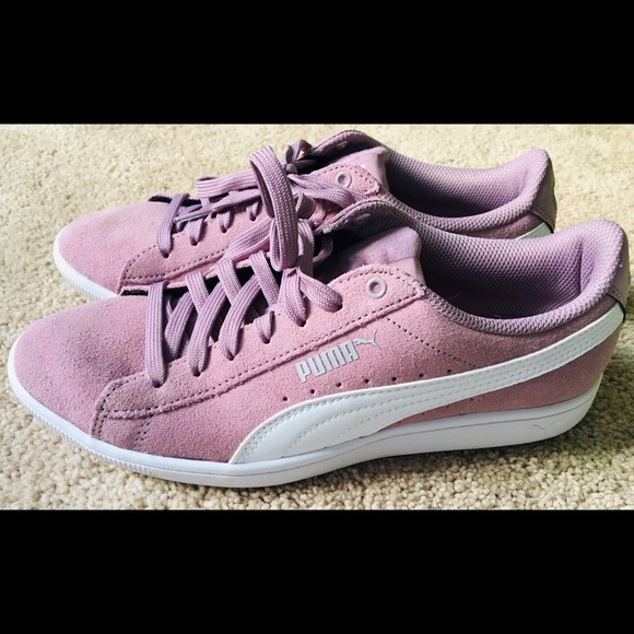 purple puma tennis shoes